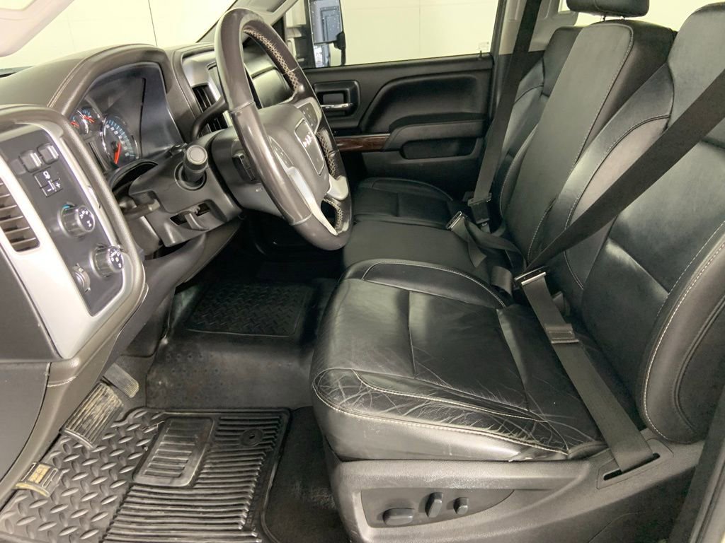 Used 2019 GMC Sierra 2500 SLT w/ Duramax Plus Package AWD/4WD image 17