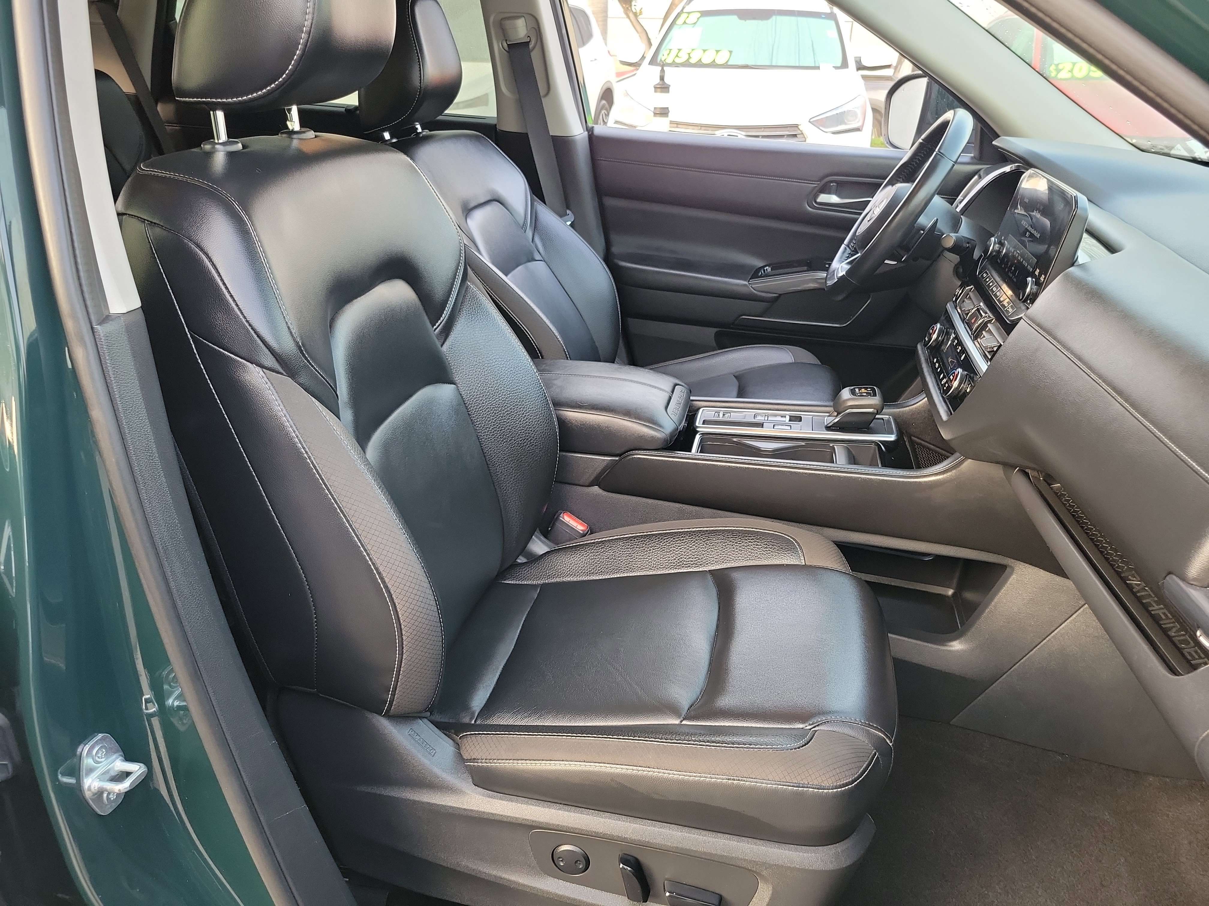 Used 2023 Nissan Pathfinder SL FWD image 19