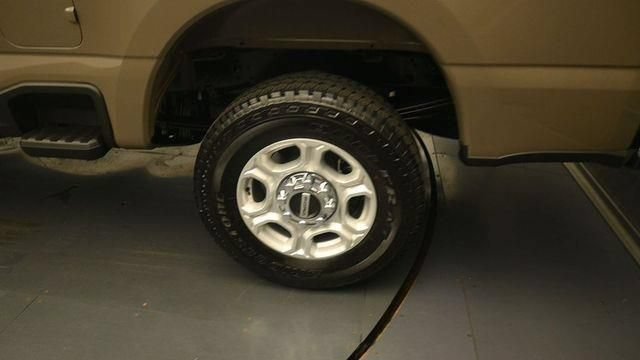 New 2026 Ford F250 XLT w/ FX4 Off-Road Package AWD/4WD image 9