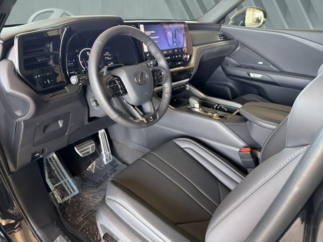 Certified 2026 Lexus TX 500h AWD w/ Technology Package image 10