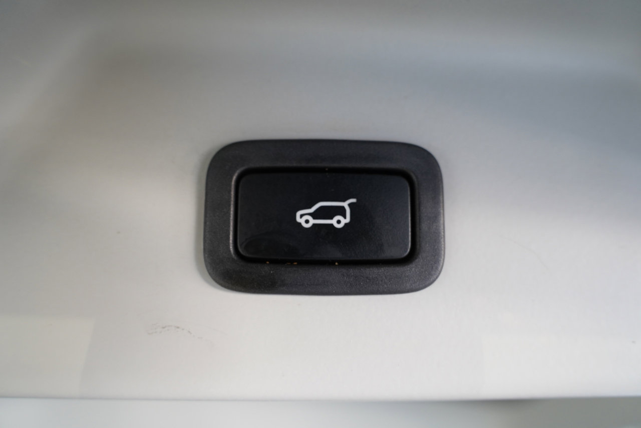 Used 2017 Land Rover Range Rover Long Wheelbase Supercharged image 38