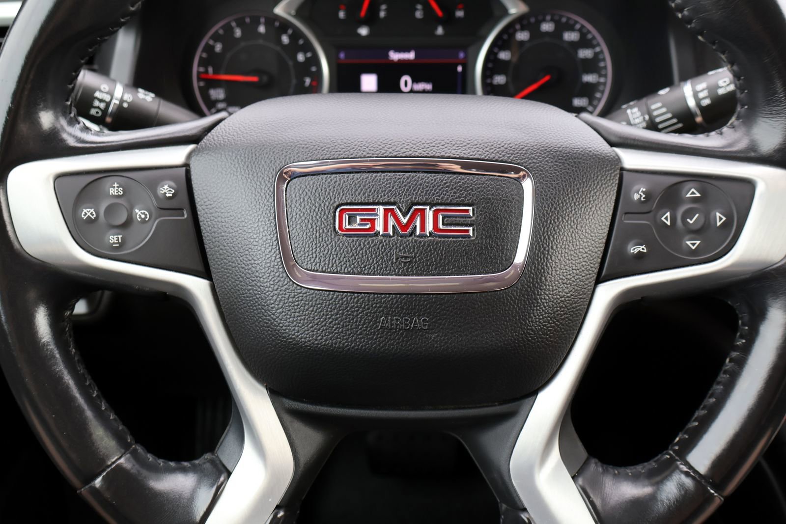 Used 2021 GMC Acadia SLT FWD image 25