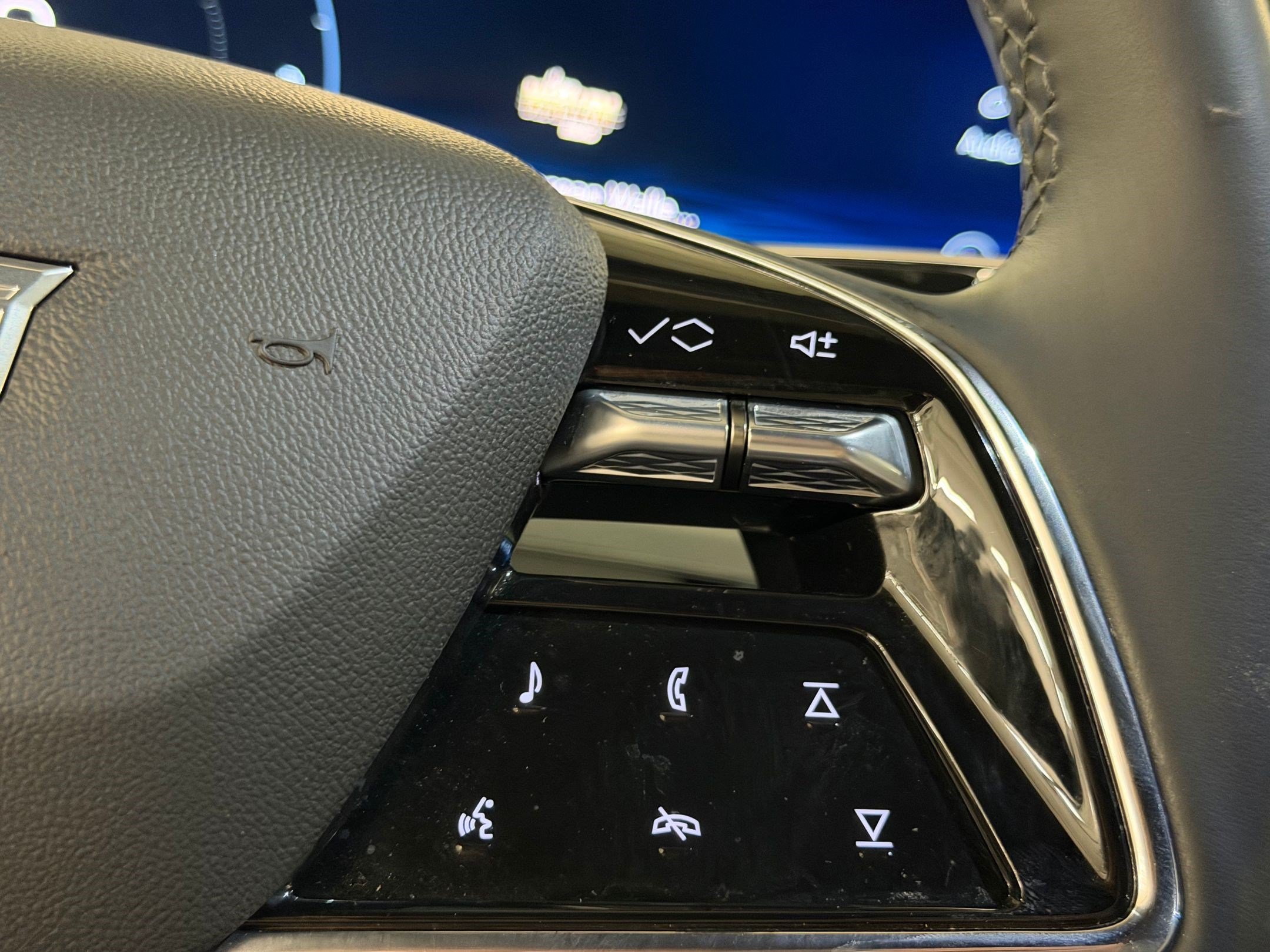 Certified 2024 Cadillac Lyriq Luxury RWD image 16