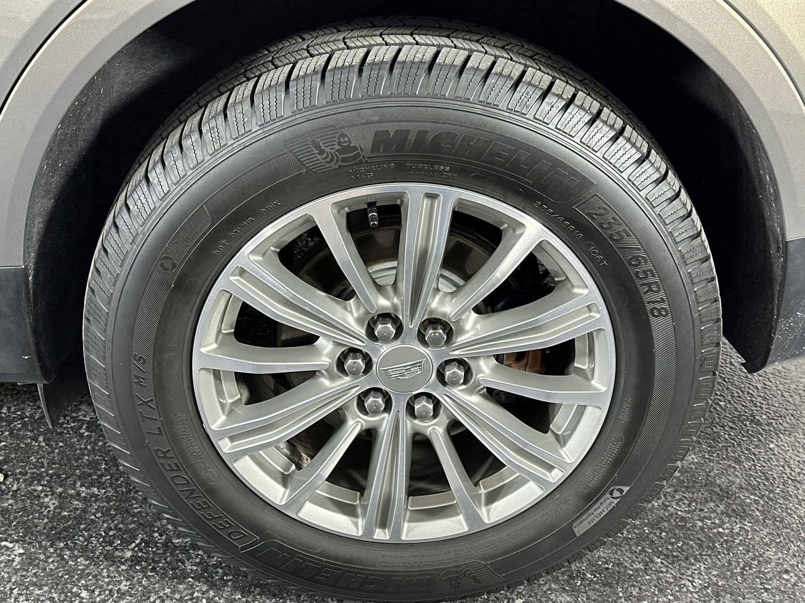 Used 2018 Cadillac XT5 Luxury w/ LPO, Wheel Lock Package image 10