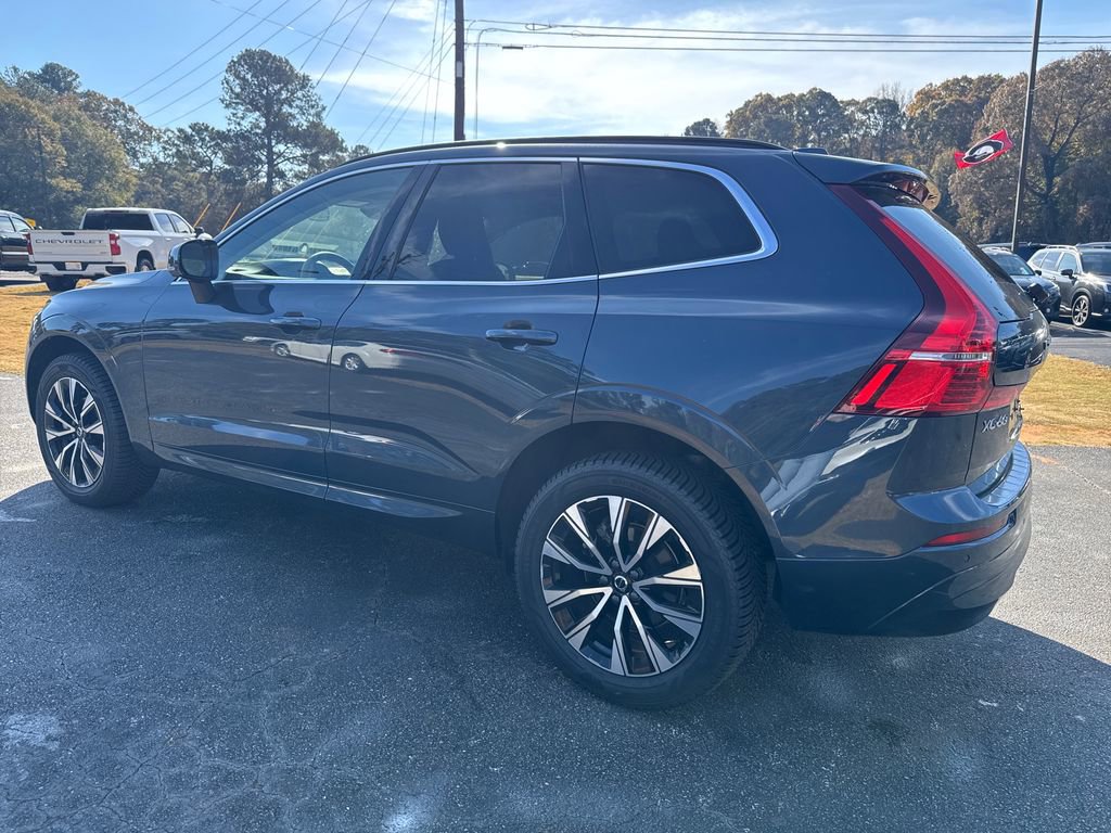 Certified 2023 Volvo XC60 B5 Core w/ Climate Package image 3