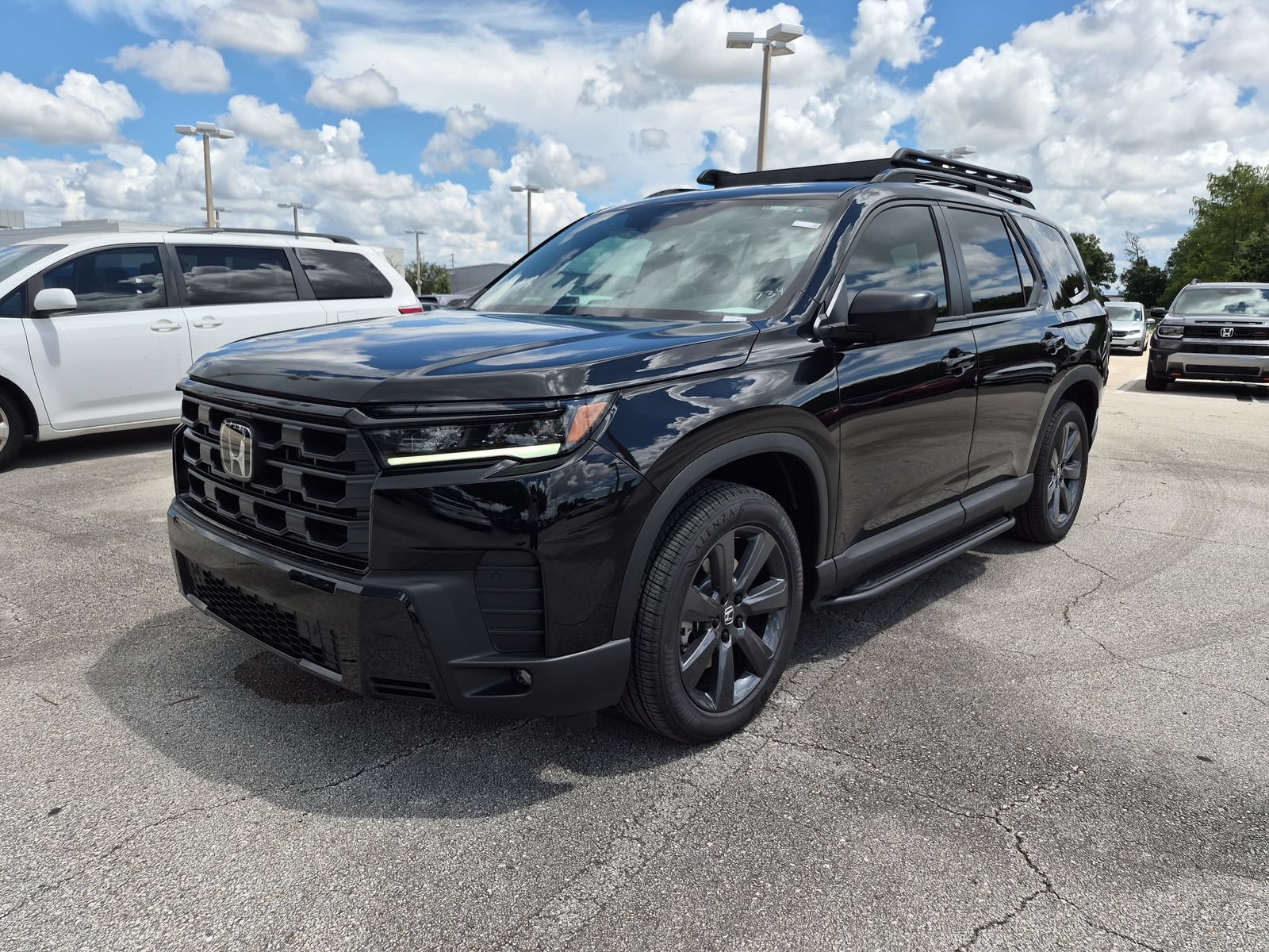 New 2026 Honda Pilot Sport image 2