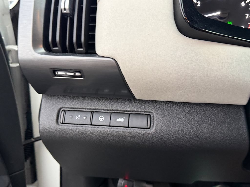 Certified 2024 Nissan Pathfinder SL FWD image 27