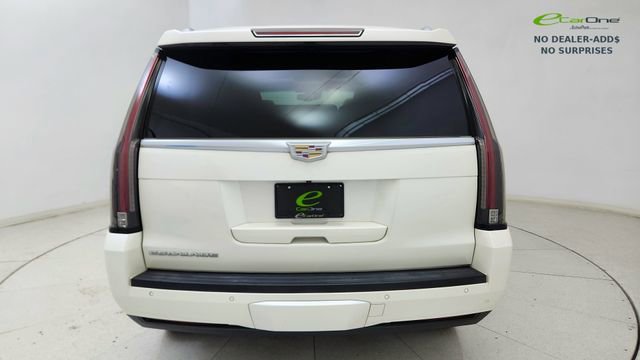 Used 2015 Cadillac Escalade Luxury RWD image 5