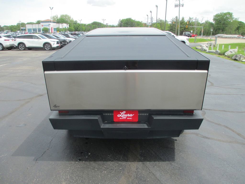 Used 2025 Tesla Cybertruck AWD Crew Cab image 4