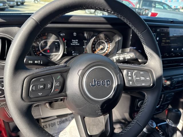 Used 2025 Jeep Wrangler Unlimited Rubicon AWD/4WD image 13