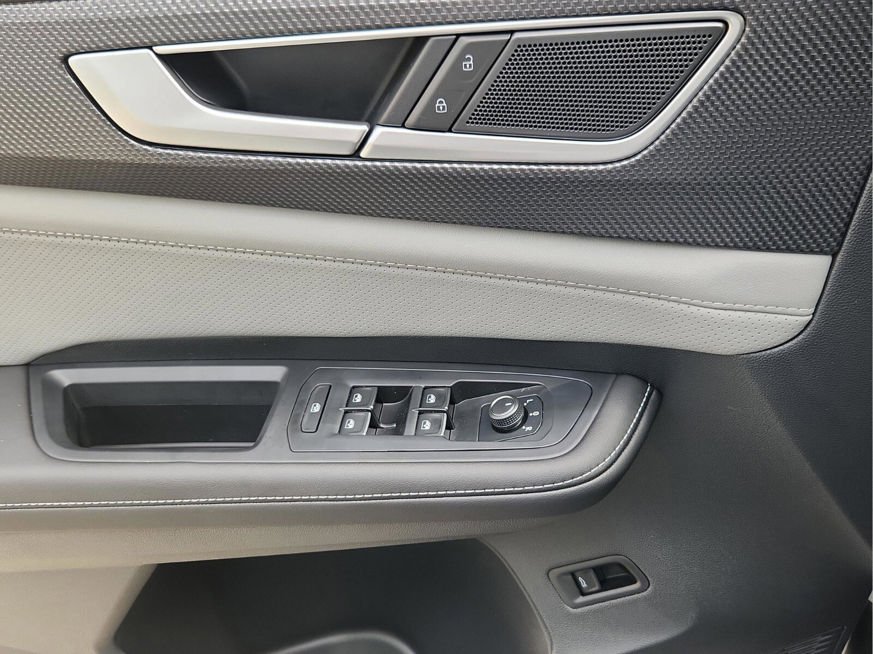 New 2026 Volkswagen Atlas Cross Sport SEL image 24