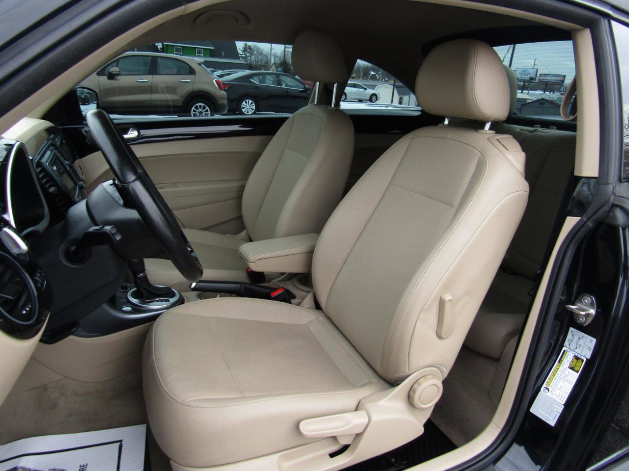 Used 2017 Volkswagen Beetle 1.8T SE FWD image 16