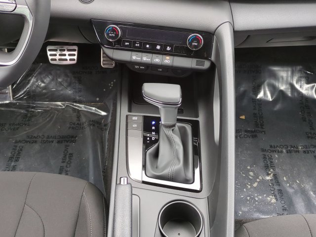 New 2026 Hyundai Elantra Sport FWD image 18