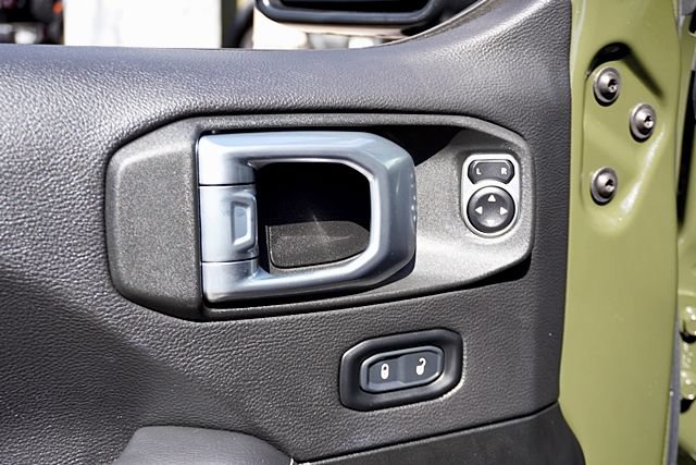 Used 2022 Jeep Wrangler Unlimited Rubicon w/ LED Lighting Group AWD/4WD image 27