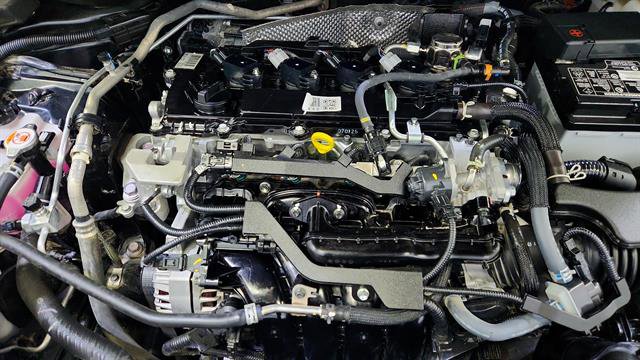 Used 2025 Toyota Corolla Cross XLE image 37