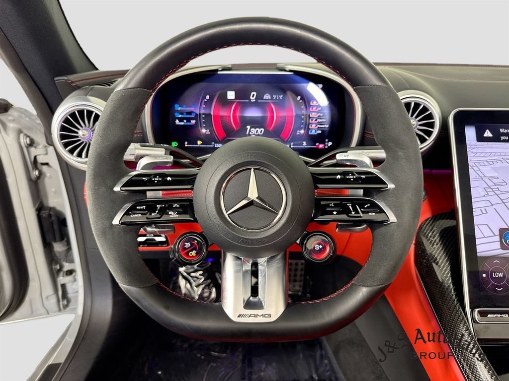 Used 2022 Mercedes-Benz SL 55 AMG 4MATIC w/ Driver Assistance Package image 12