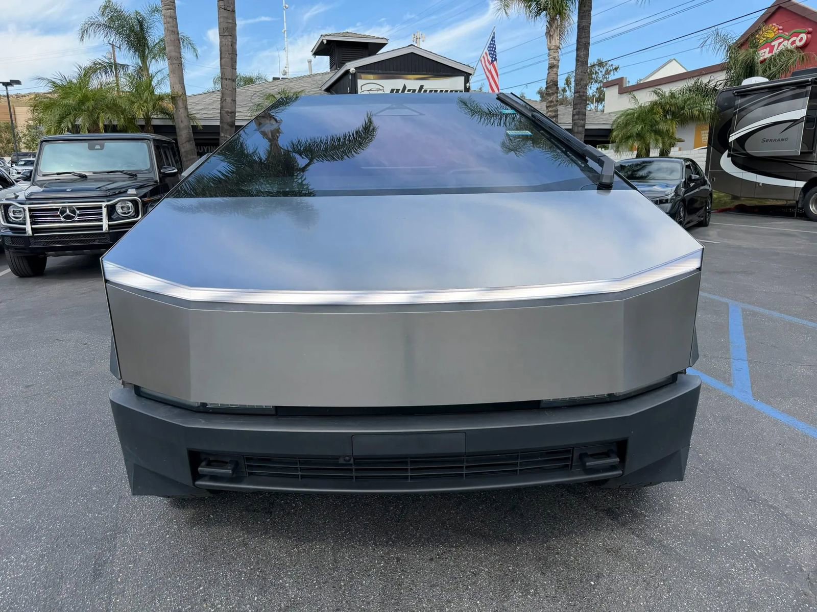 Used 2024 Tesla Cybertruck AWD Crew Cab image 2