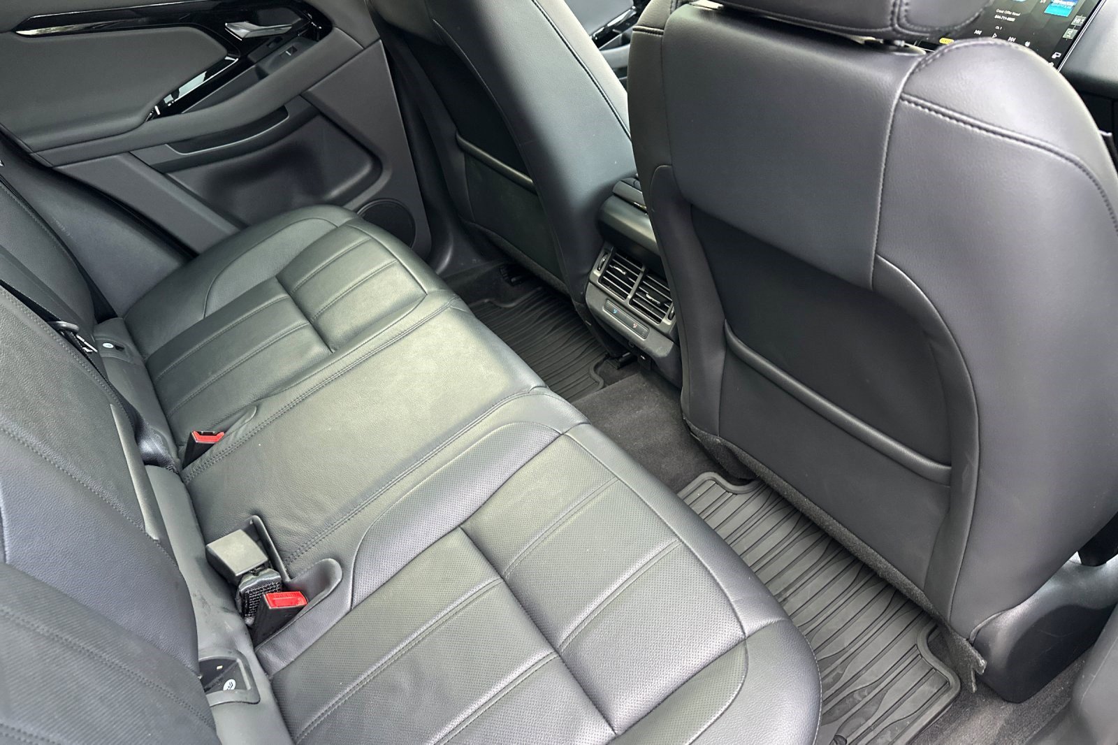 Used 2024 Land Rover Range Rover Evoque Dynamic SE image 30