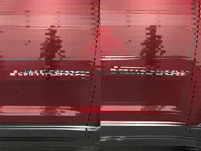 Used 2023 Jeep Grand Cherokee Laredo image 65