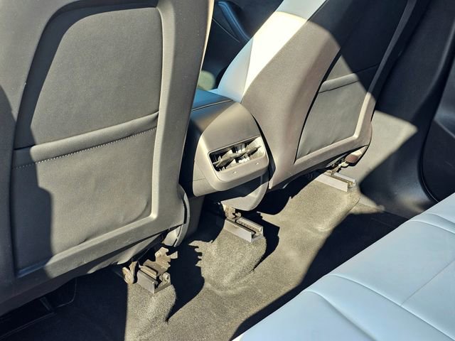 Used 2023 Tesla Model Y Long Range image 25
