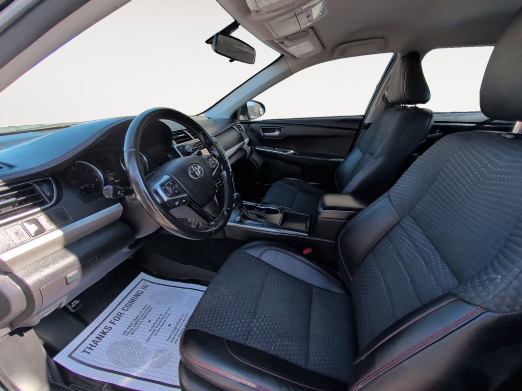 Used 2015 Toyota Camry SE FWD image 6