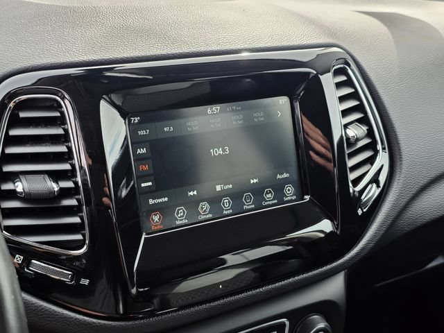 Used 2020 Jeep Compass Latitude FWD image 27