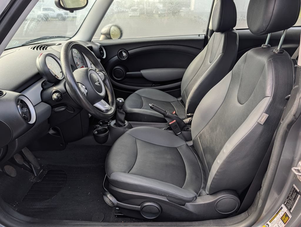 Used 2010 MINI Cooper Hardtop FWD image 17