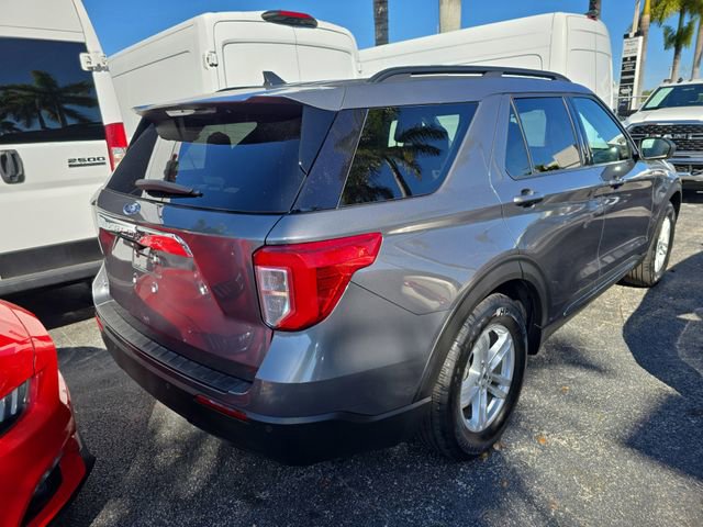 Used 2022 Ford Explorer XLT image 3