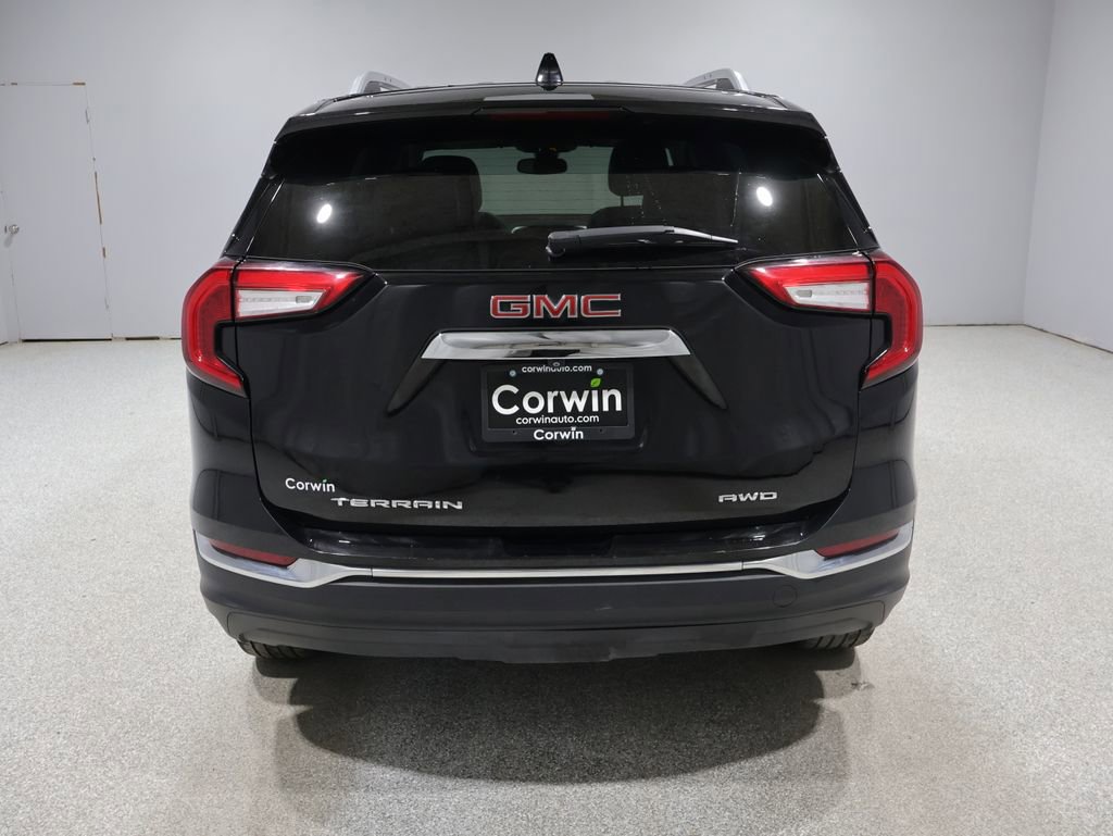 Used 2024 GMC Terrain SLT AWD/4WD image 3