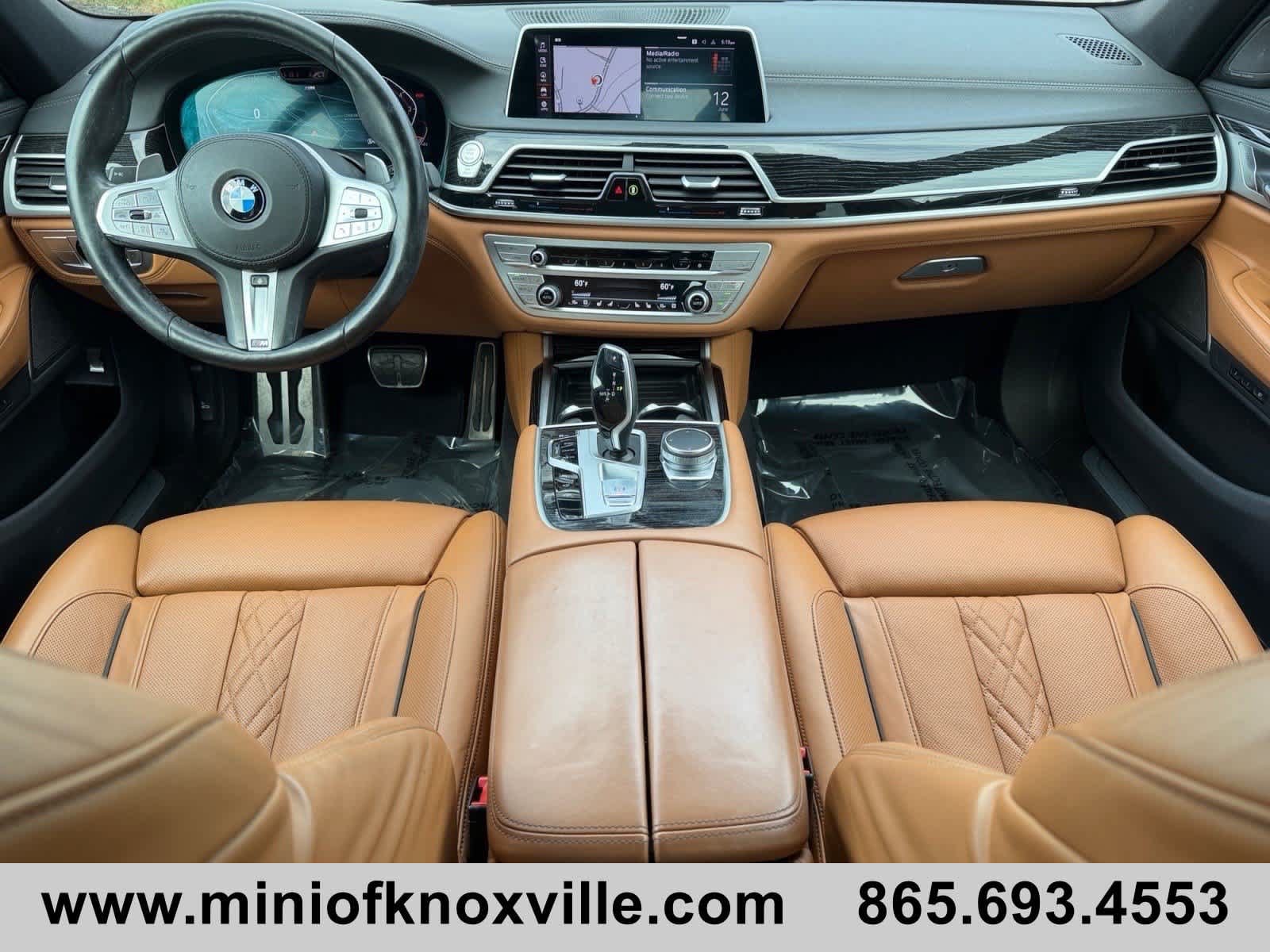 Used 2022 BMW 740i w/ M Sport Package RWD image 19