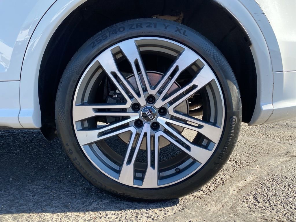 Used 2018 Audi SQ5 Premium Plus w/ Navigation Package image 27