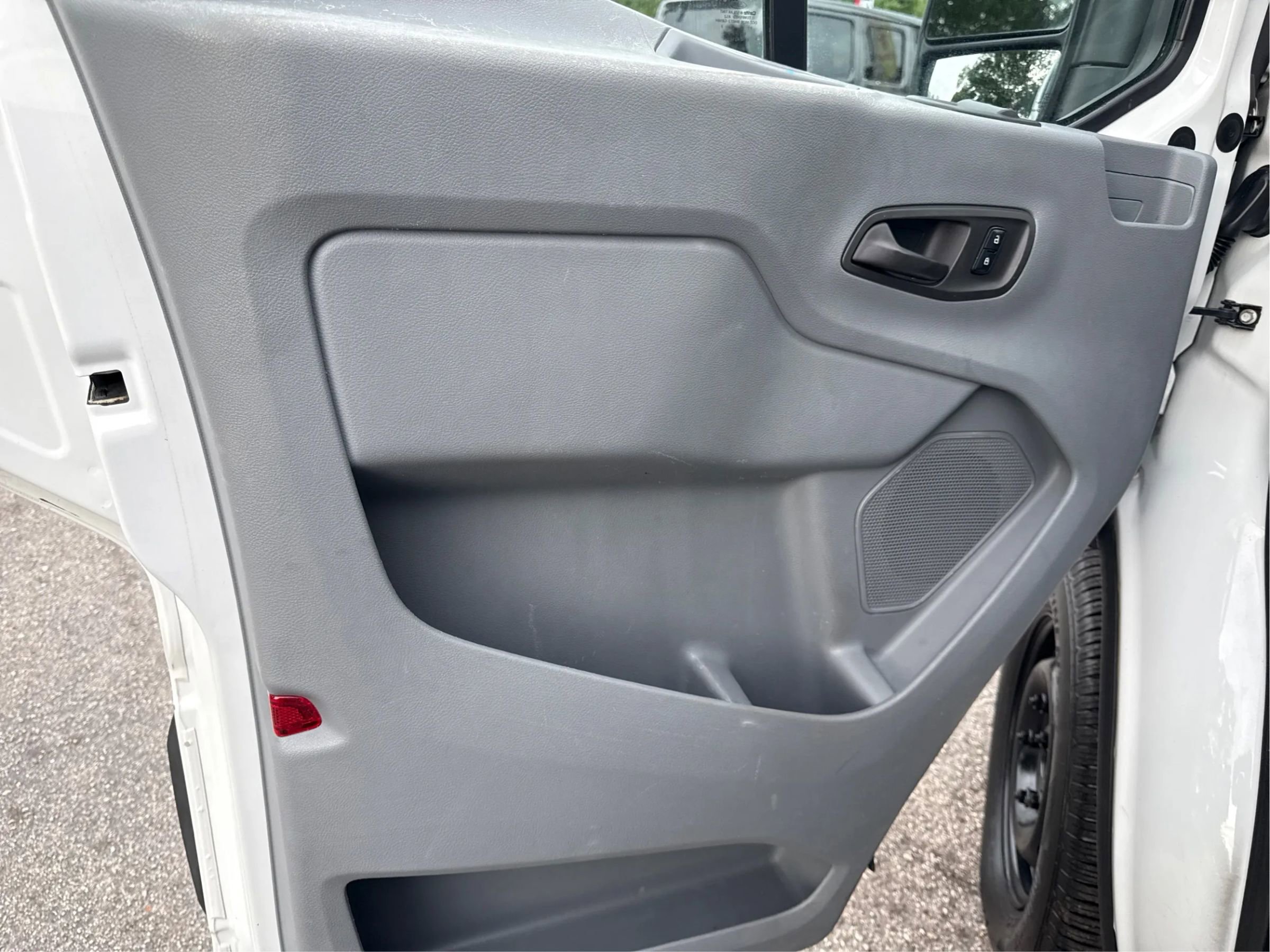 Used 2018 Ford Transit 350 XLT RWD image 21