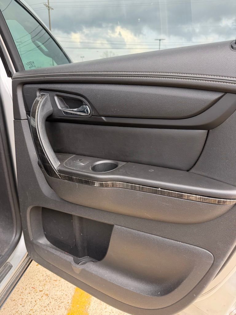 Used 2014 GMC Acadia SLT image 26