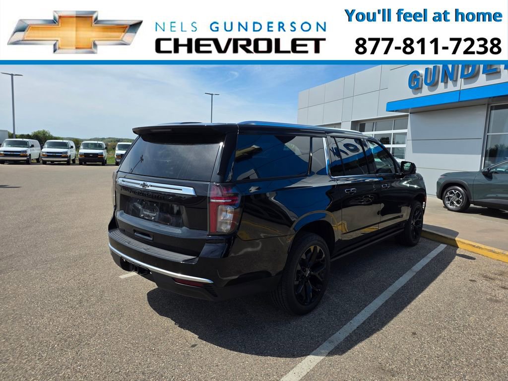 Used 2024 Chevrolet Suburban High Country w/ Advanced Technology Package AWD/4WD image 3