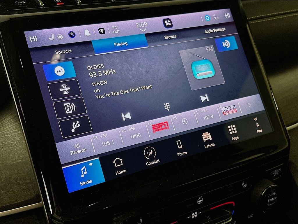 Certified 2025 Jeep Grand Cherokee Limited w/ Black Appearance Package image 22