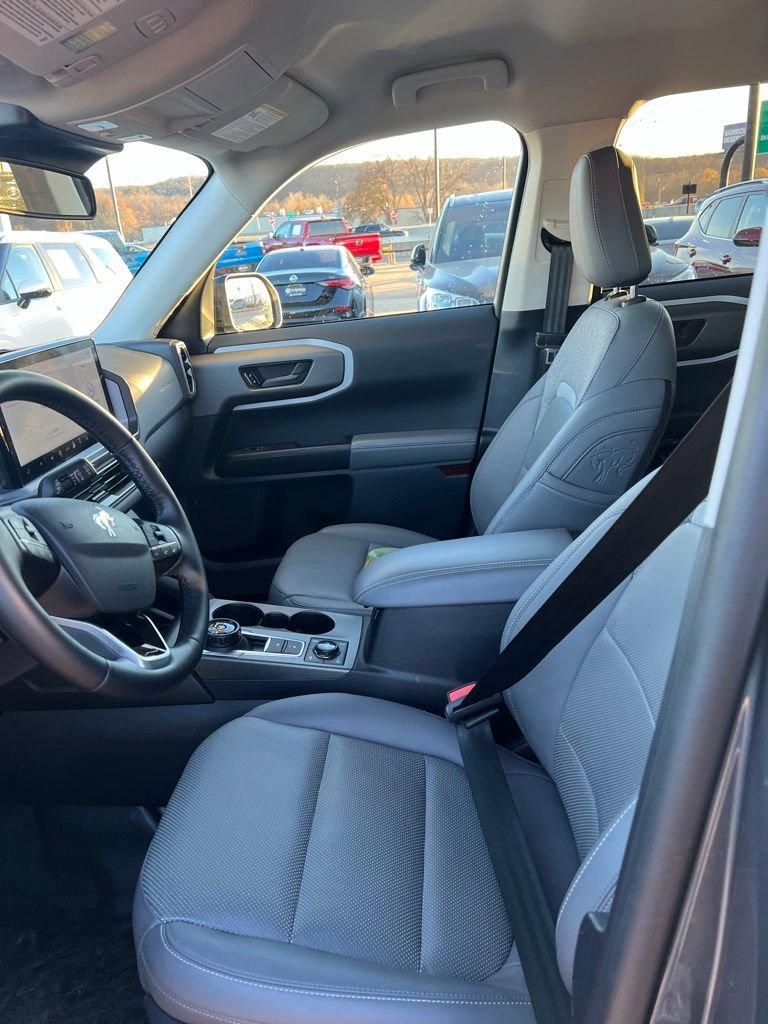 Used 2025 Ford Bronco Sport Badlands image 9