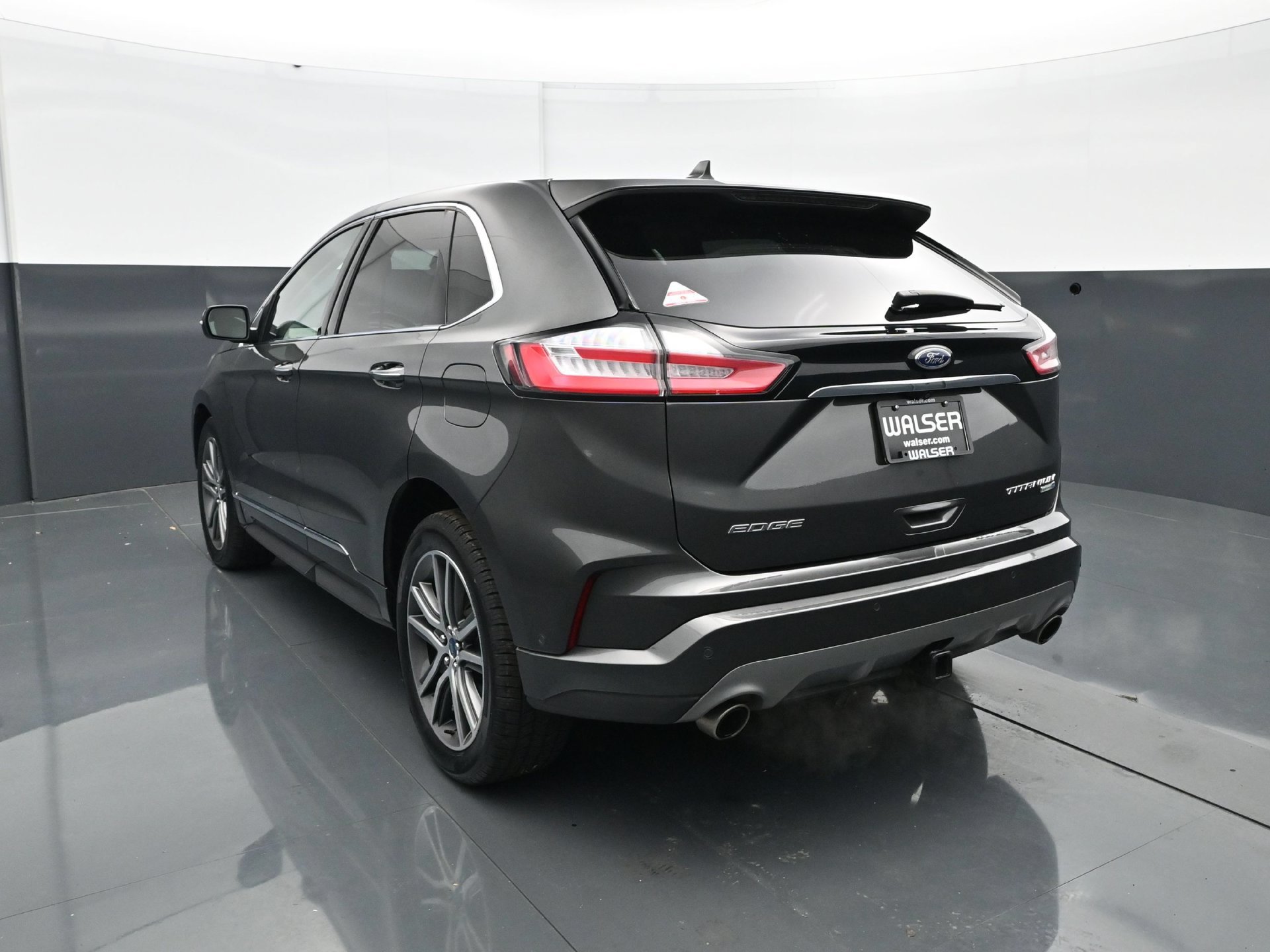 Used 2019 Ford Edge Titanium w/ Equipment Group 301A AWD/4WD image 5