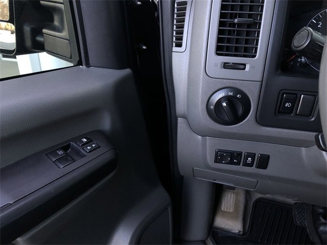 Used 2019 Nissan NV 3500 SL image 21