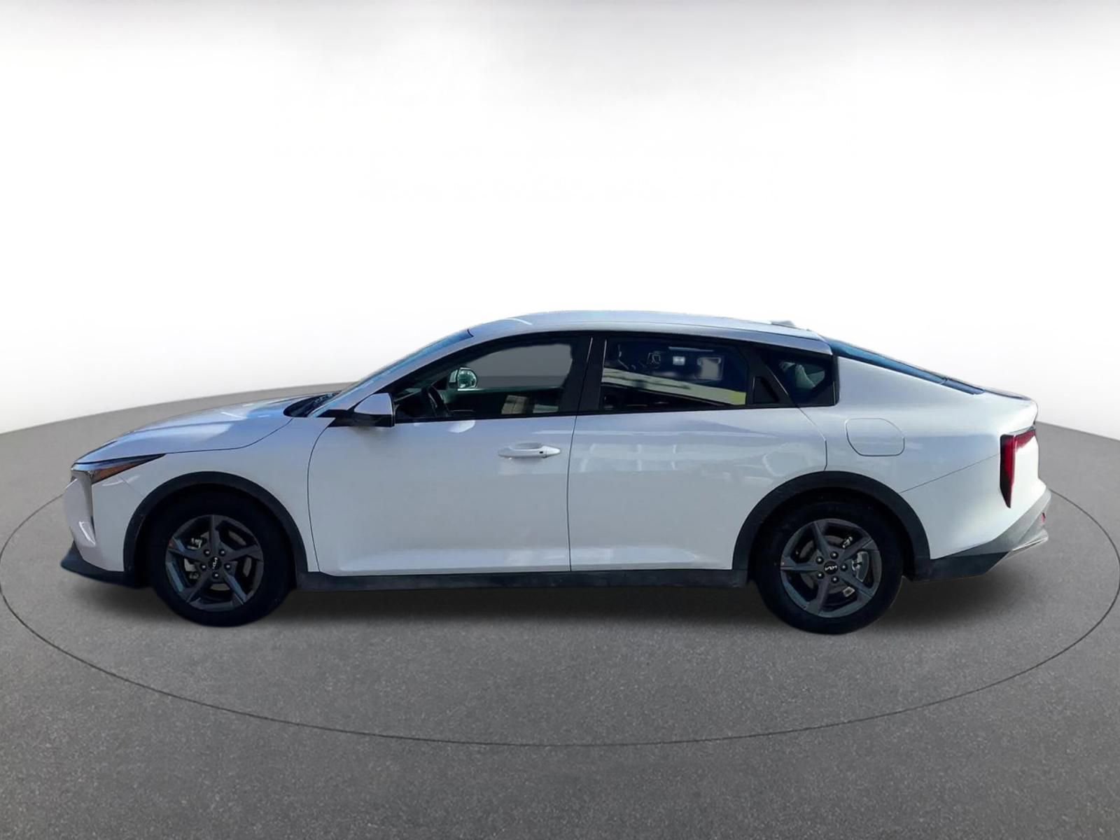 Used 2025 Kia K4 LXS image 9