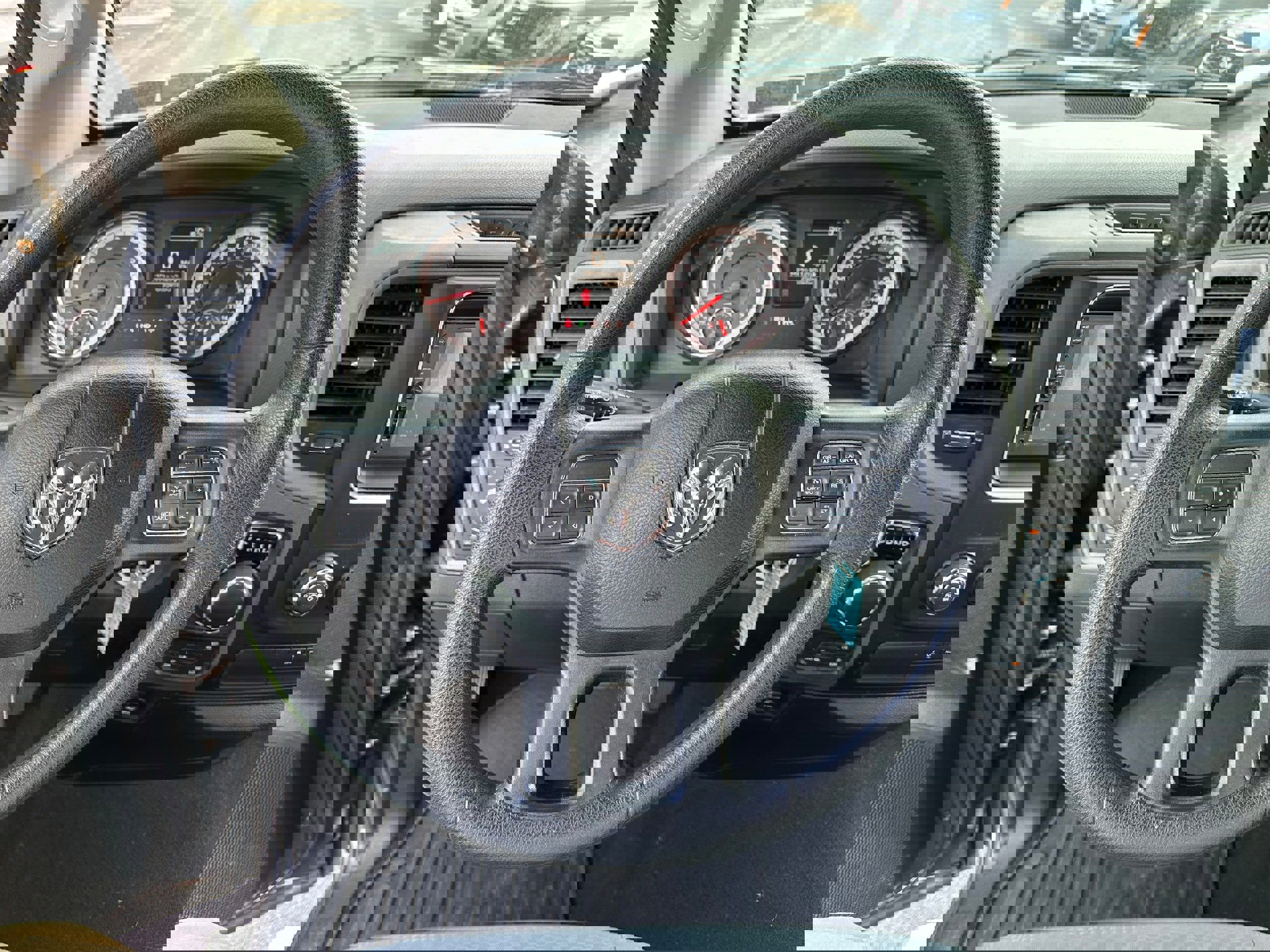 Used 2017 RAM 1500 Express image 25