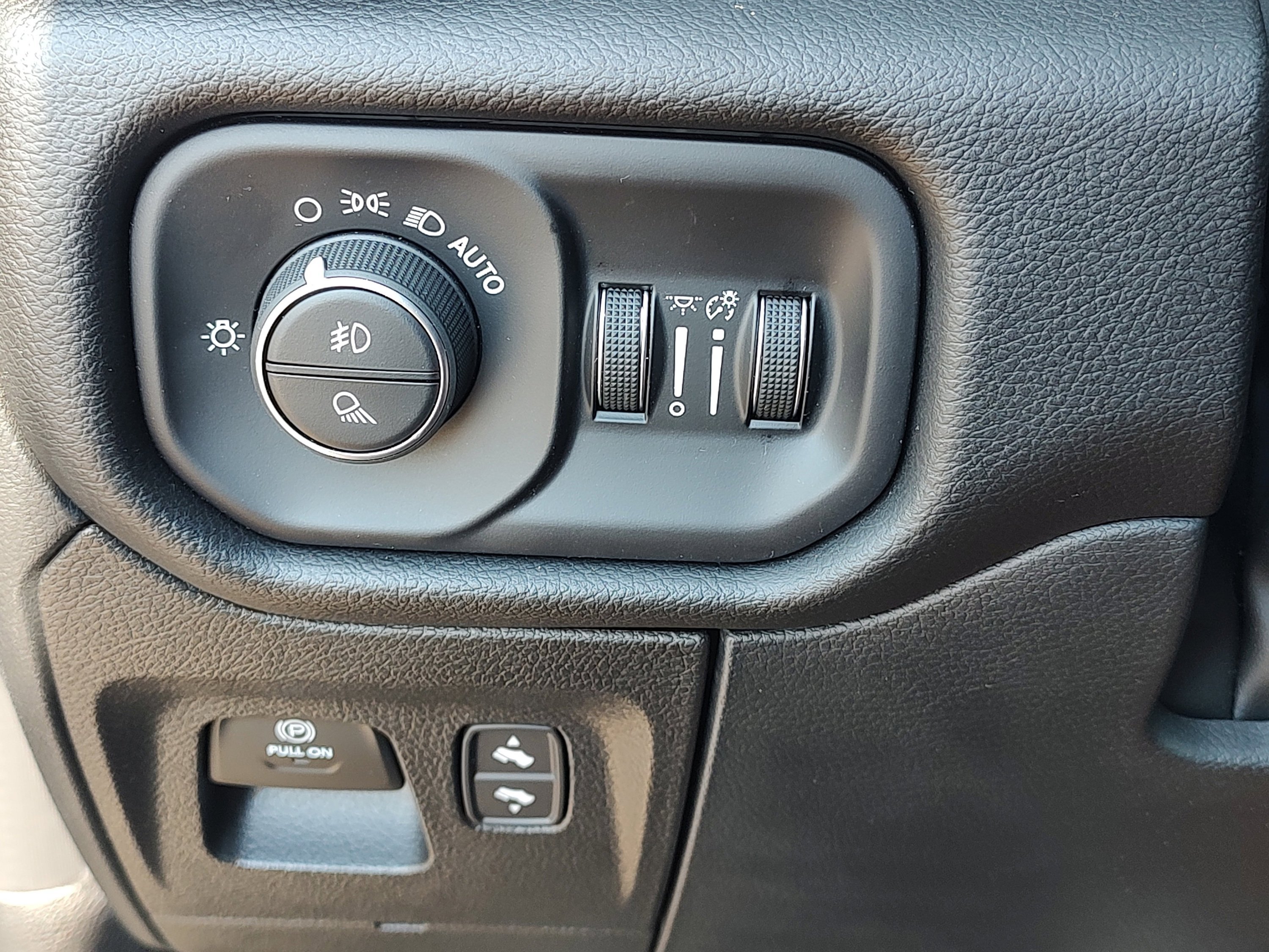 New 2025 RAM 1500 Laramie RWD image 24