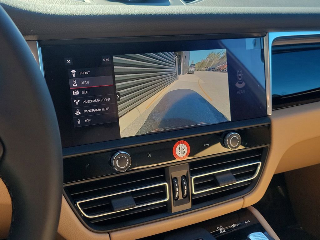 New 2026 Porsche Macan image 32