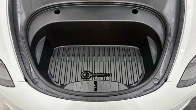 Used 2021 Tesla Model 3 Standard Range Plus RWD image 9
