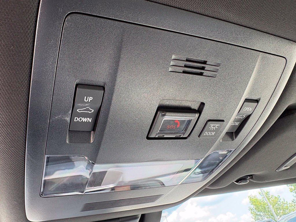 Used 2022 Lexus UX 200 w/ Accessory Package (Z1) FWD image 21