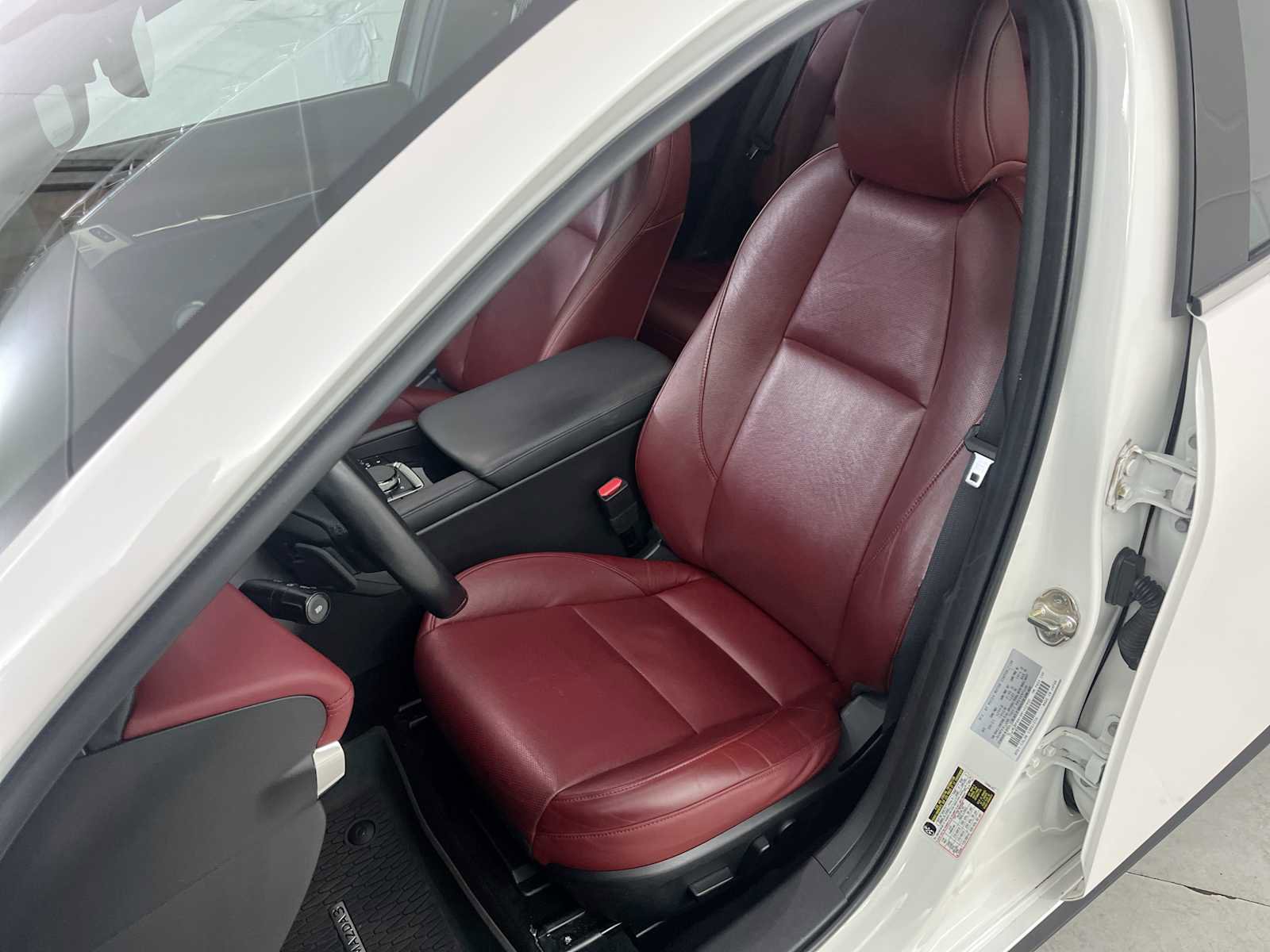 Used 2021 MAZDA MAZDA3 Hatchback w/Premium Plus Pkg AWD/4WD image 19