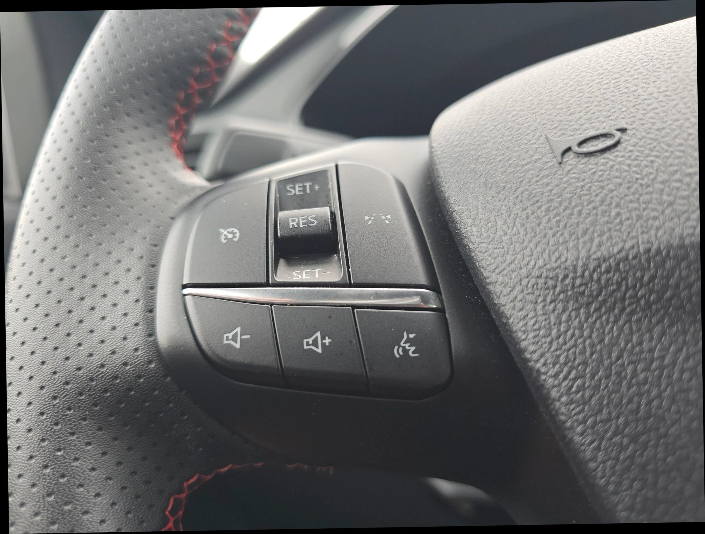 Used 2025 Ford Escape ST-Line AWD/4WD image 21