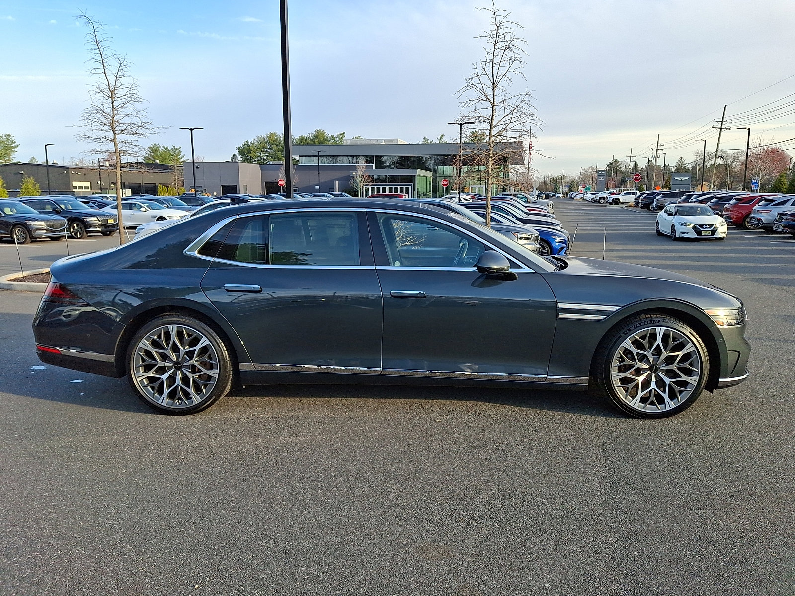 Certified 2023 Genesis G90 3.5T image 7