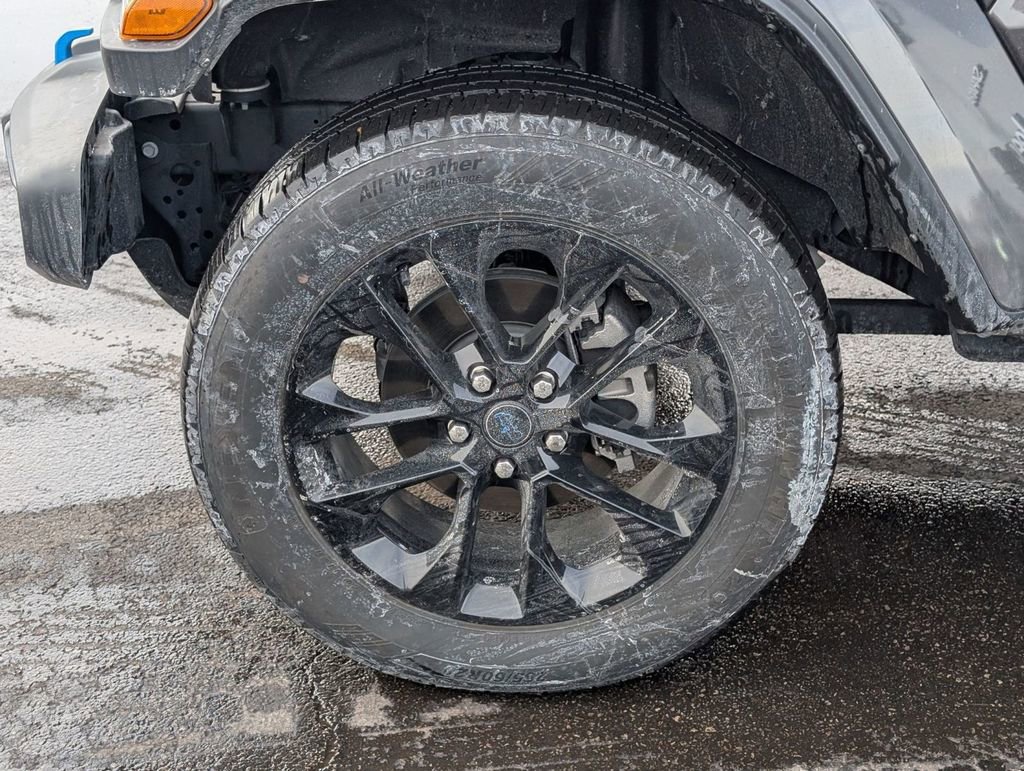 Used 2024 Jeep Wrangler Unlimited Sahara image 13