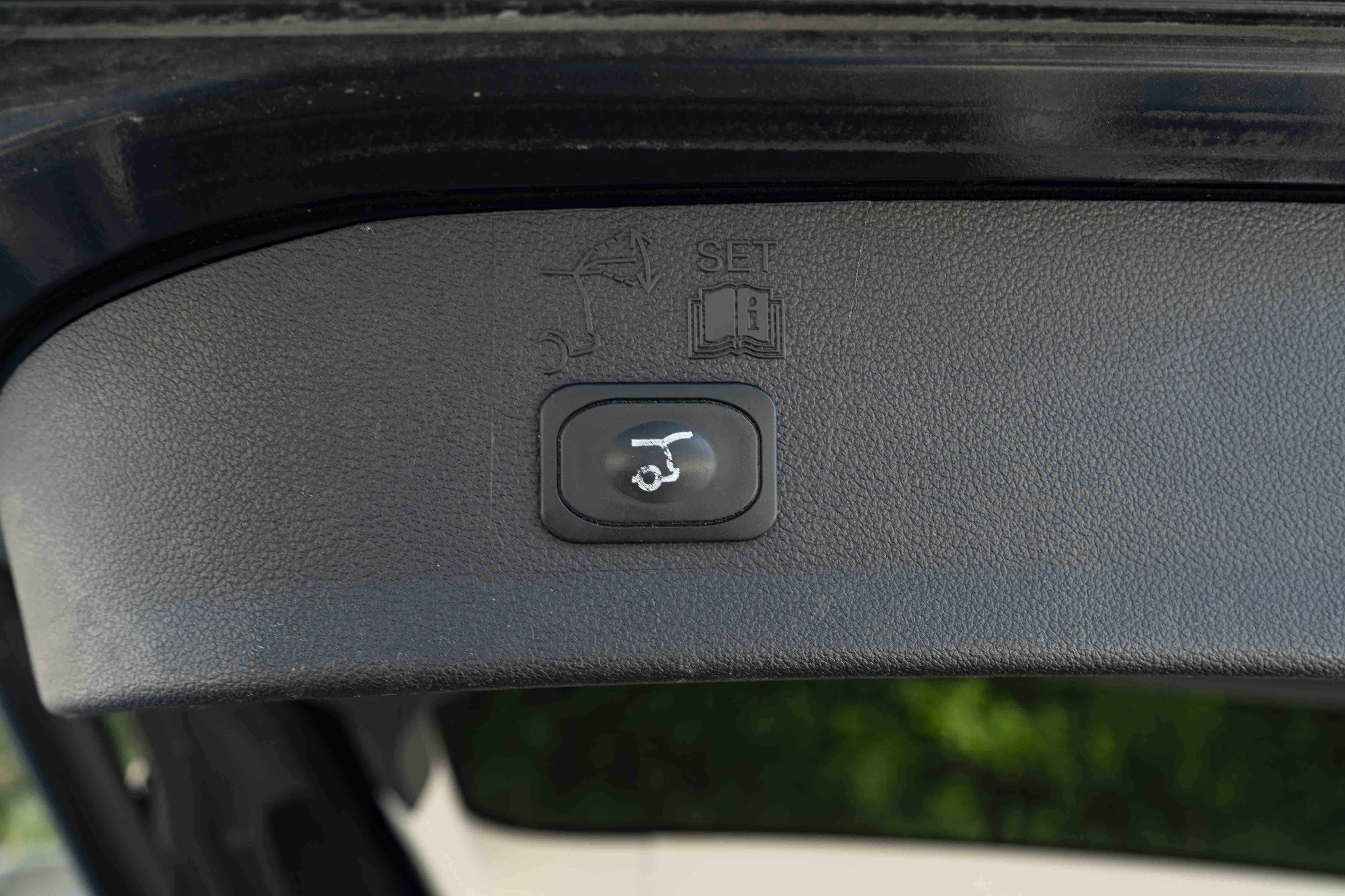 Used 2018 Ford Escape SEL FWD image 42