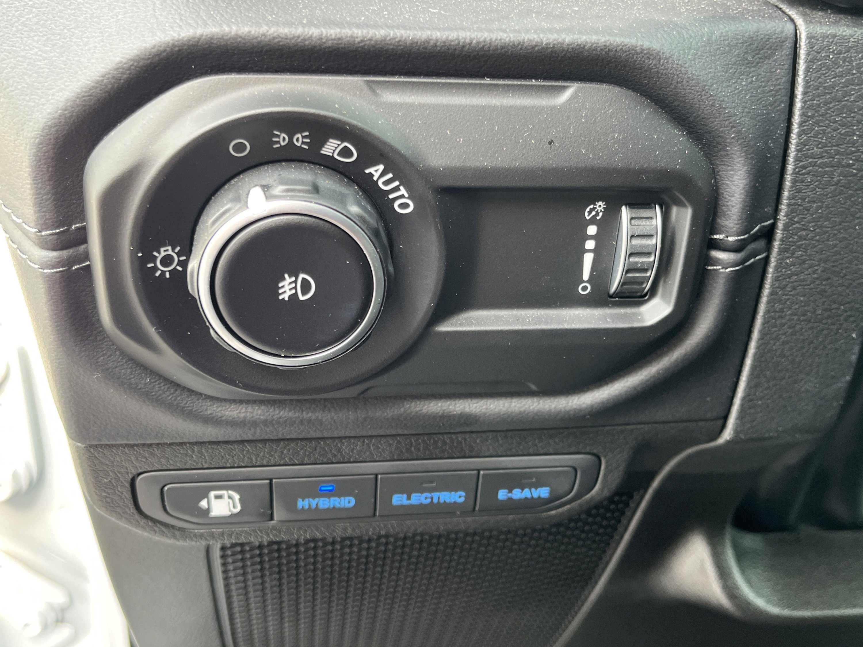 Used 2025 Jeep Wrangler Unlimited Sahara AWD/4WD image 22